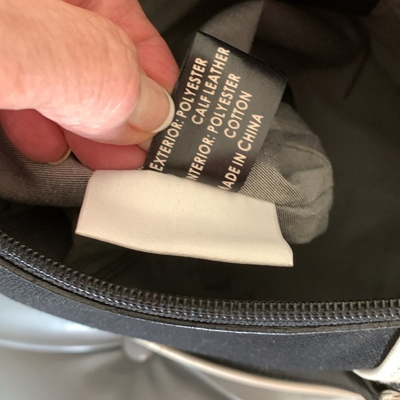 Lacoste Purse - Picture 8 of 9